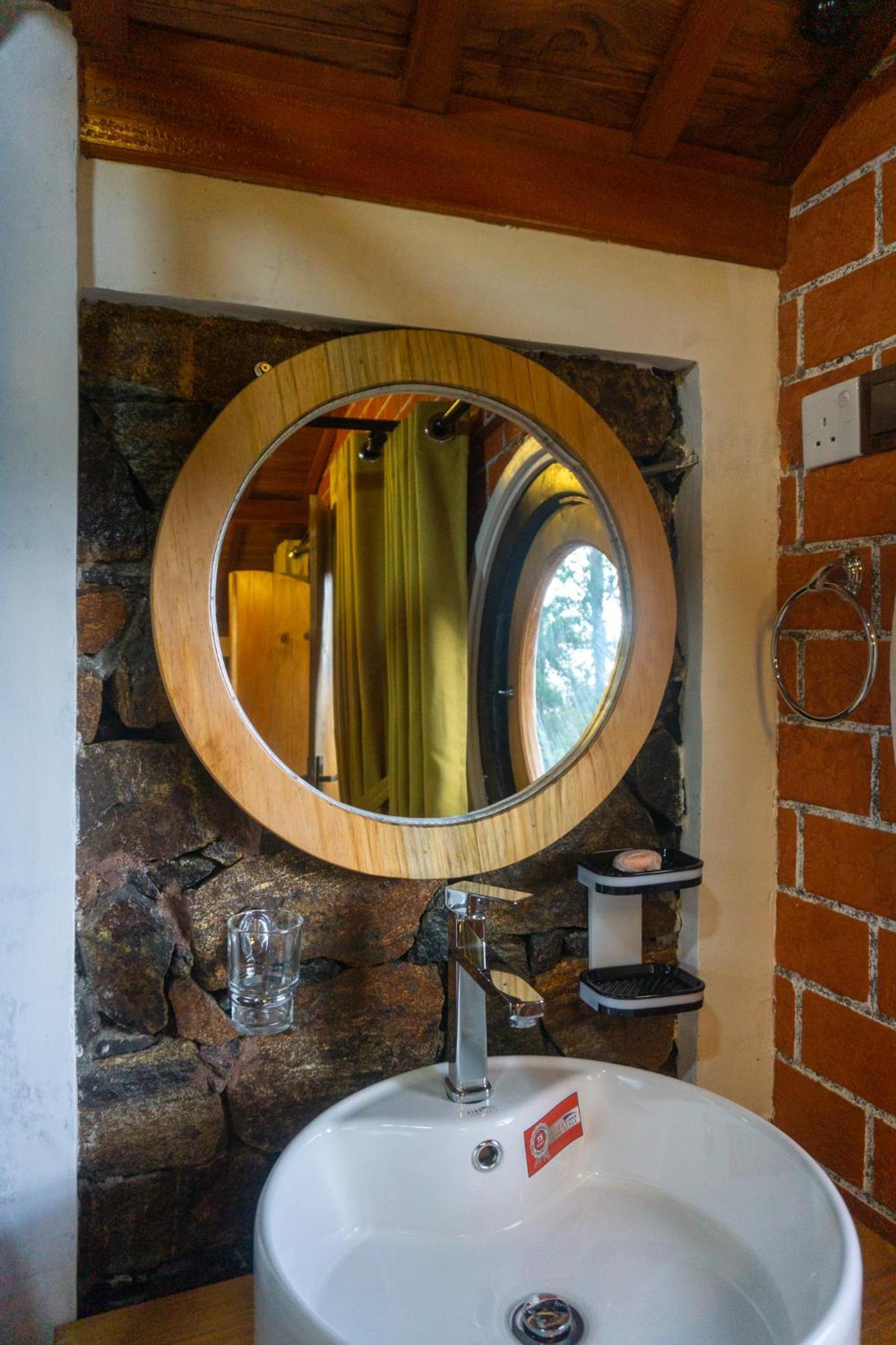 エッラ Hobbit Hole Hideaway Bed & Breakfast エクステリア 写真