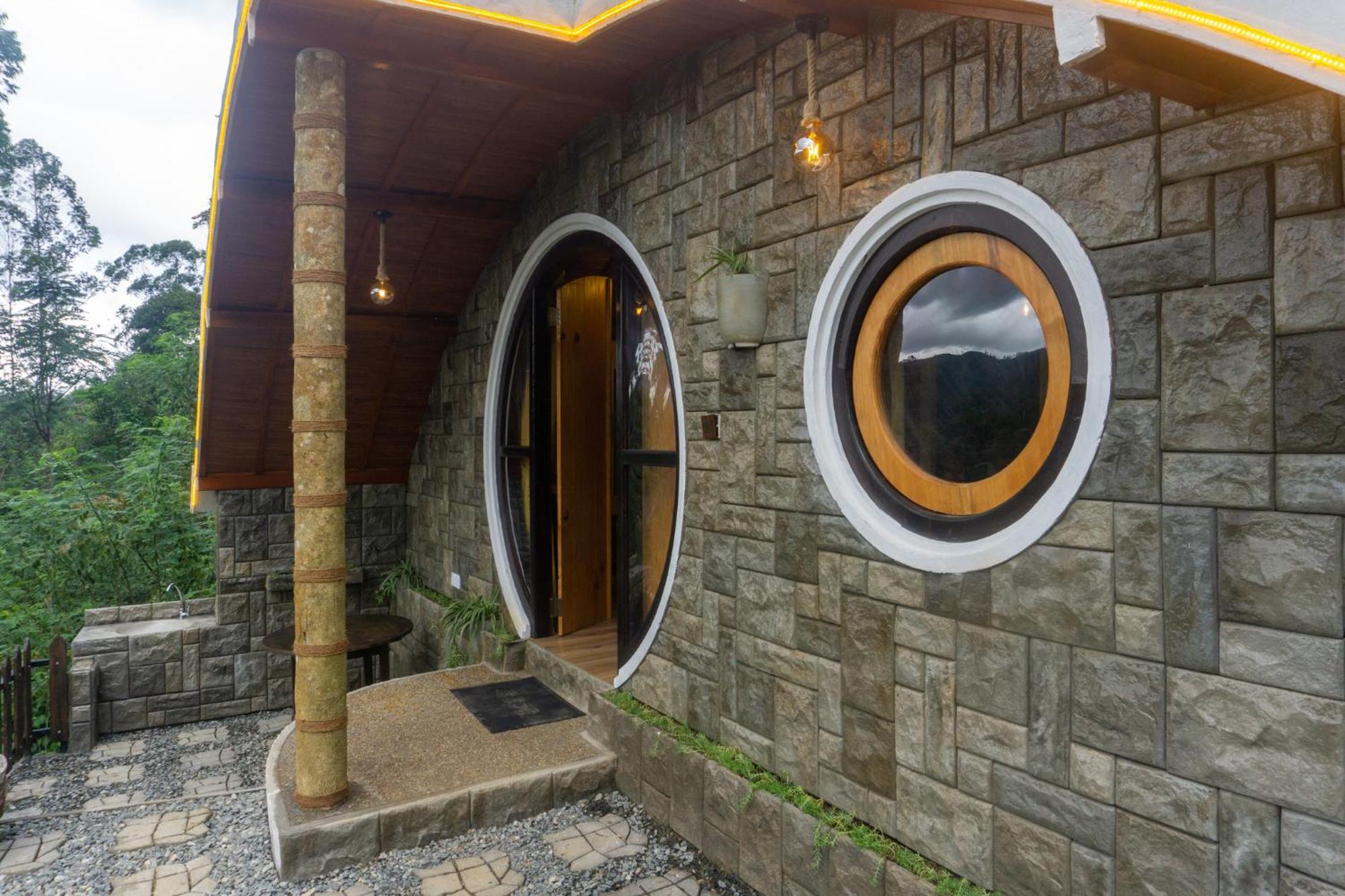 エッラ Hobbit Hole Hideaway Bed & Breakfast エクステリア 写真