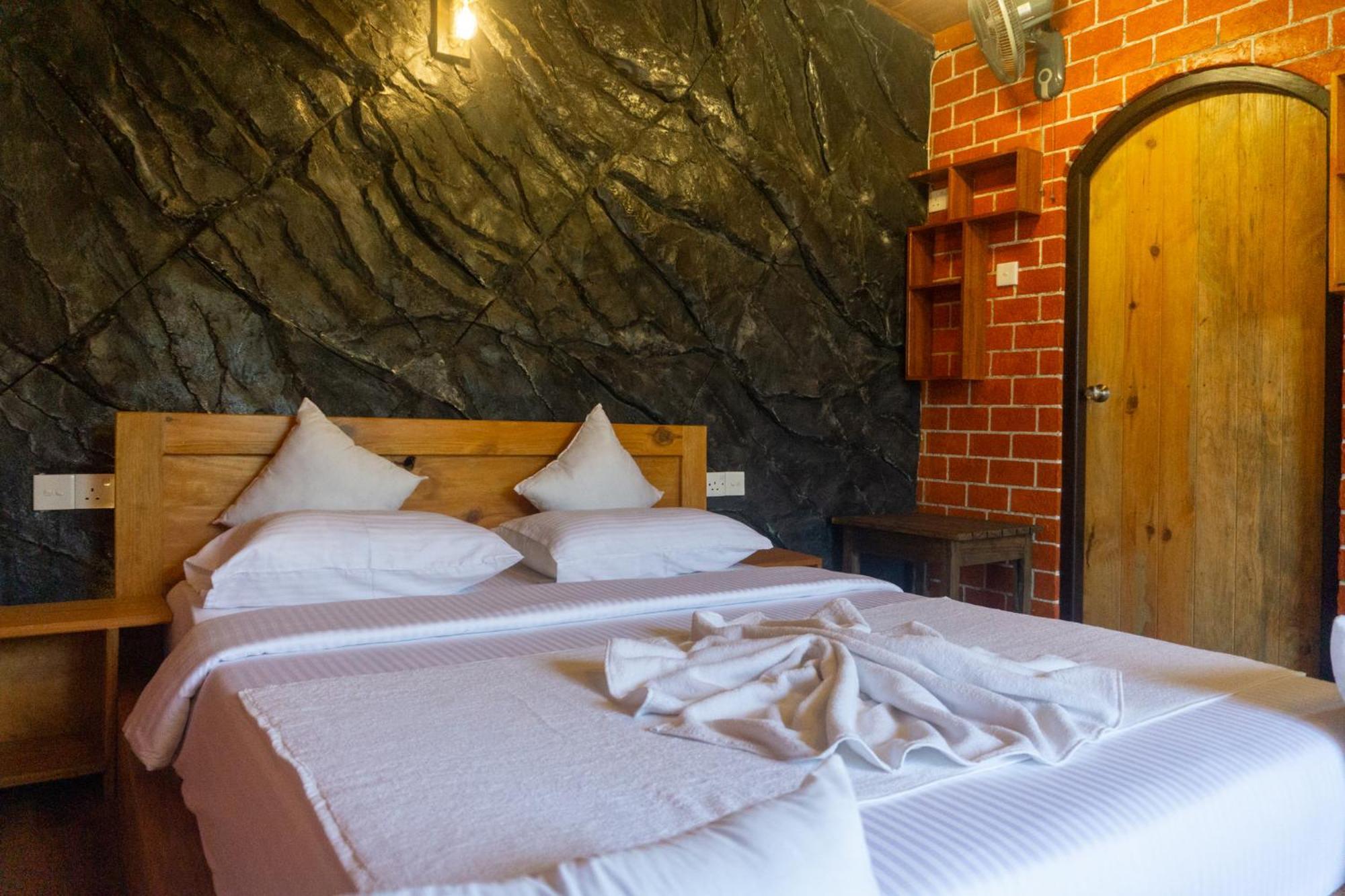 エッラ Hobbit Hole Hideaway Bed & Breakfast エクステリア 写真