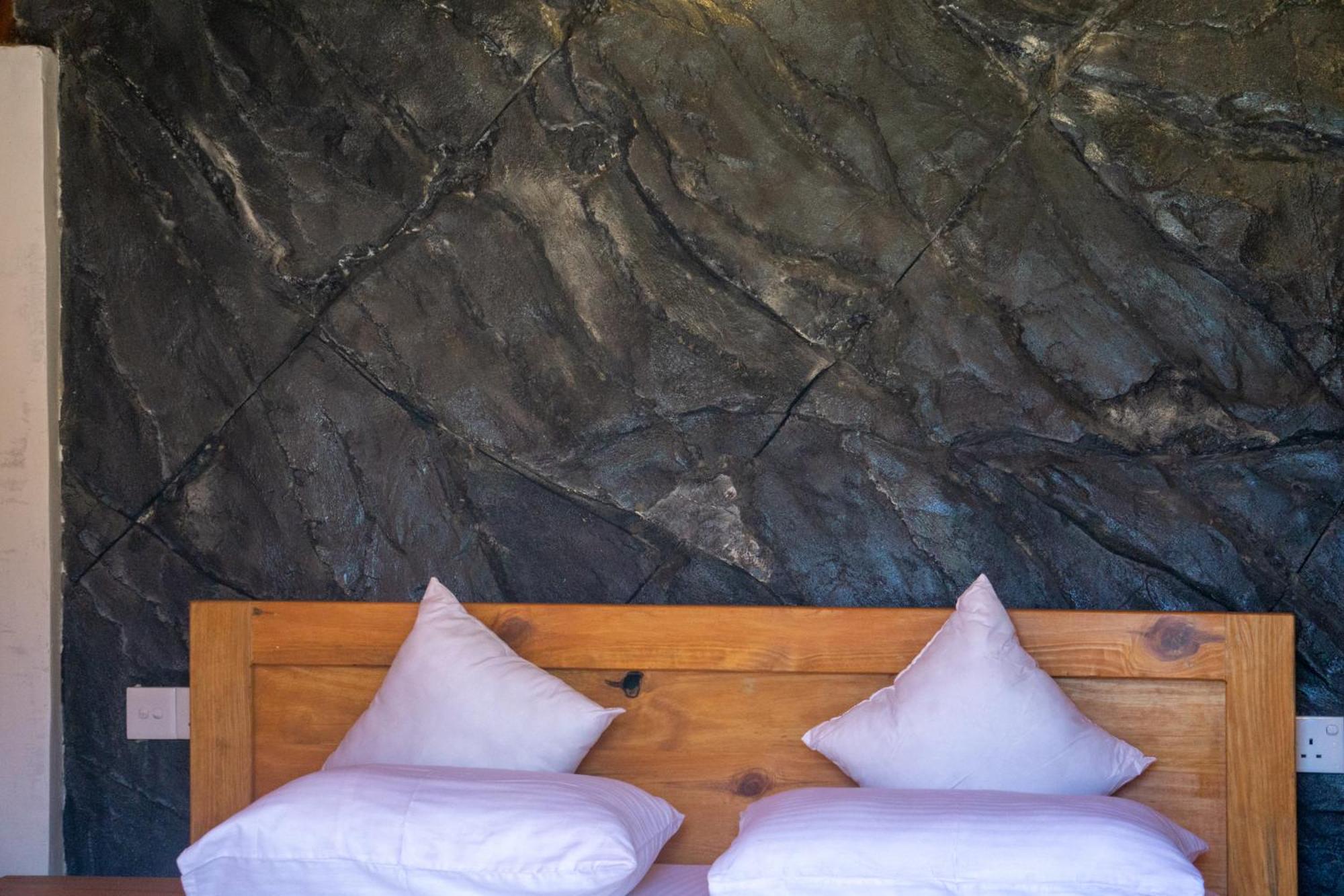 エッラ Hobbit Hole Hideaway Bed & Breakfast エクステリア 写真